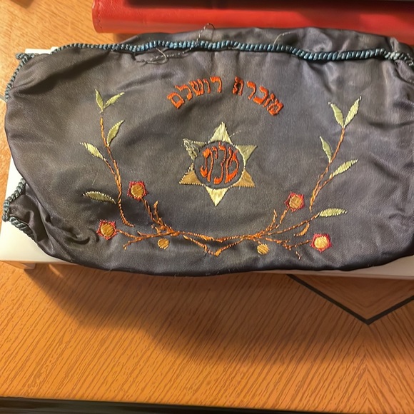 Antique Hebrew Tallit and bag - Picture 3 of 8